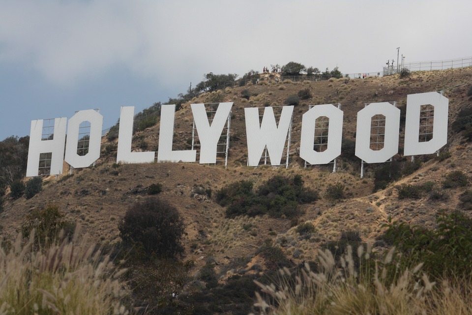 nápis Hollywood